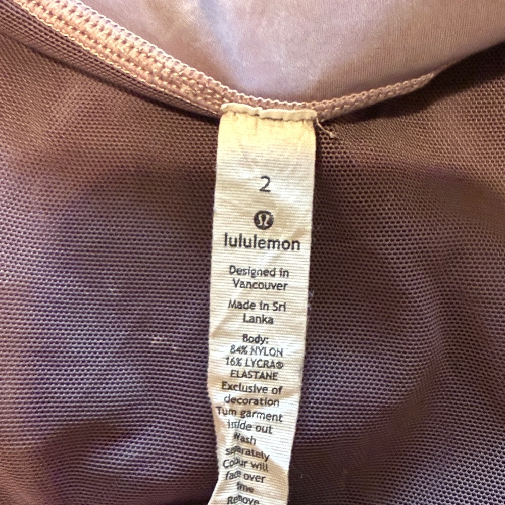Lululemon Size 2 Define - Picture 6 of 6